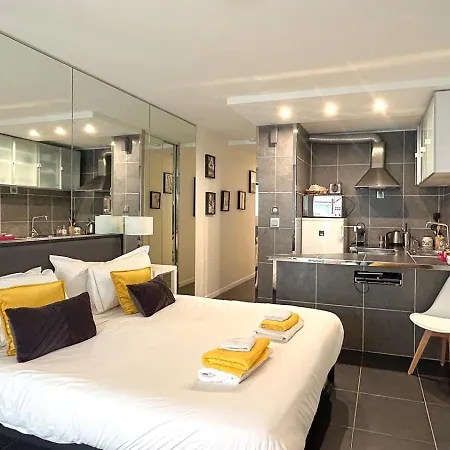 Victoria 200 M Carlton & Croisette Apartment