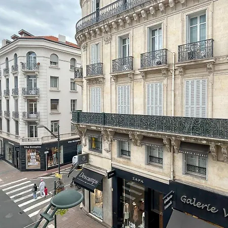 Victoria 200 M Carlton & Croisette